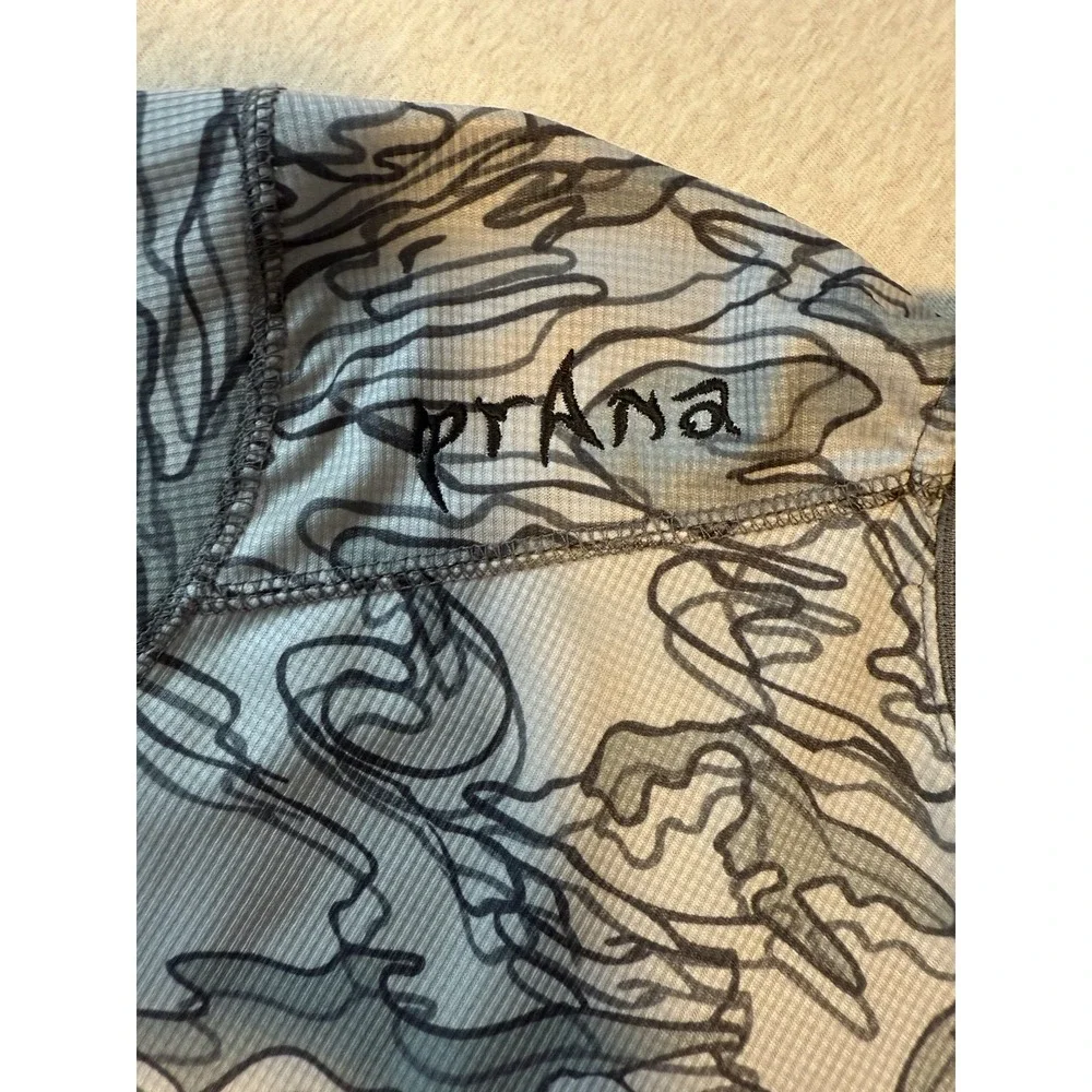 Prana Men's Athletic Long Sleeve Shirt Gray And Black Camo Pattern Size Large